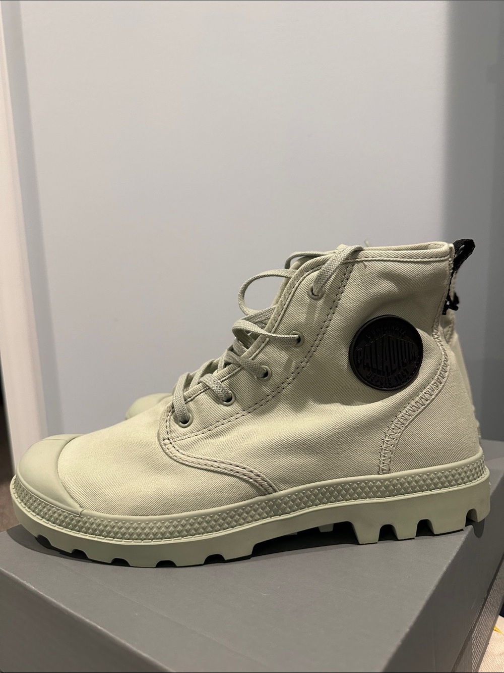 Women’s Size 9.5 Palladium Desert Sage Pampa Sneaker Boot